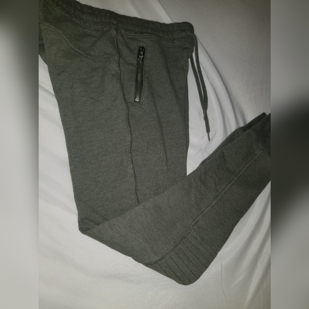 Hollister joggers